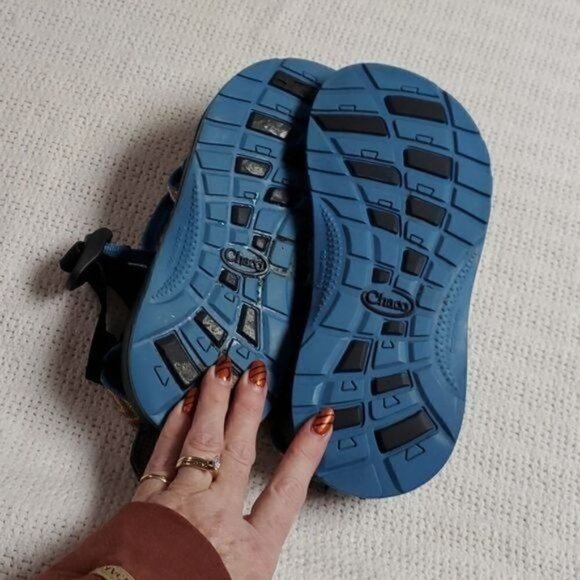 Chaco Sz. 4 Colorful Rainbow Adjustable Sandals - Picture 9 of 10